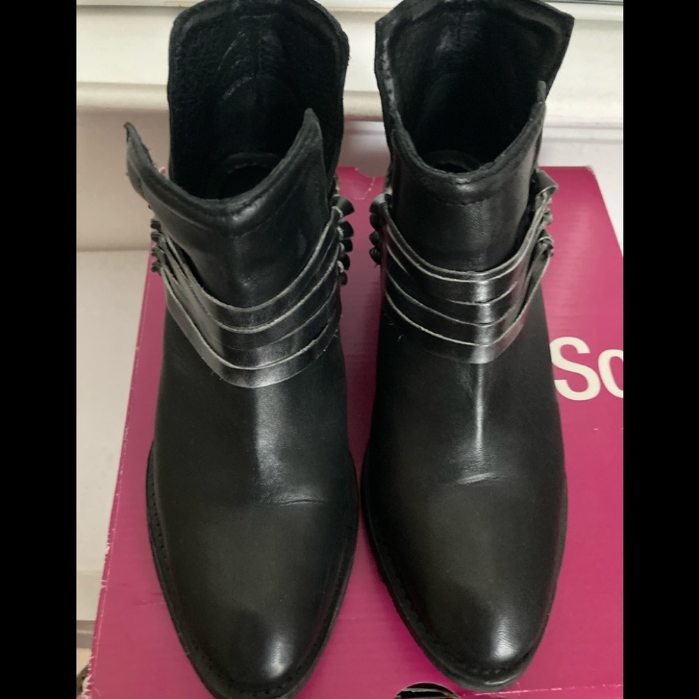 Ankle boots